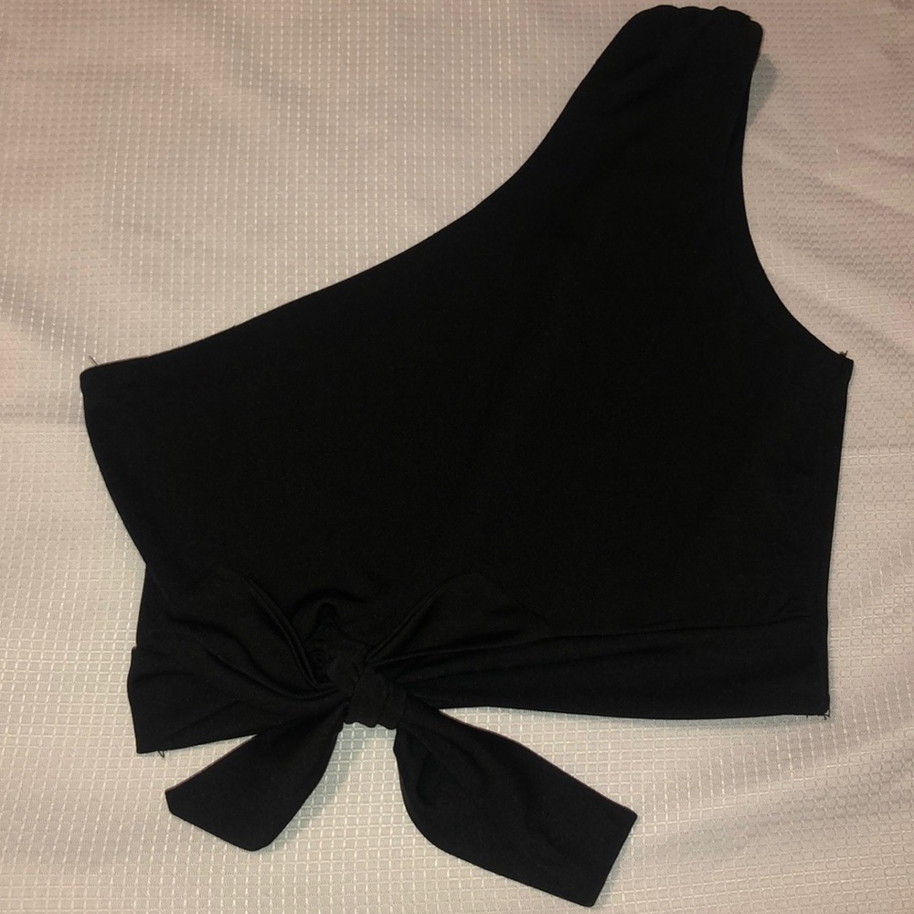 CUTE ONE SHOULDER CROP TOP SIZE S!